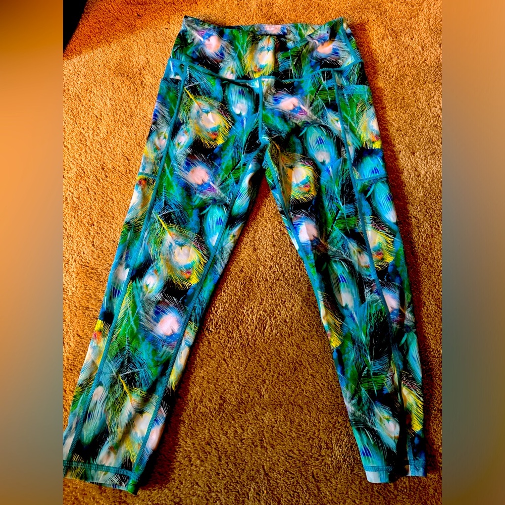 CVG brand peacock printed capris!